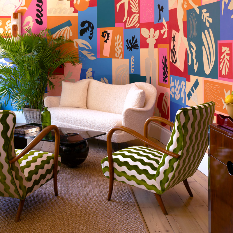 Furniture & Antiques