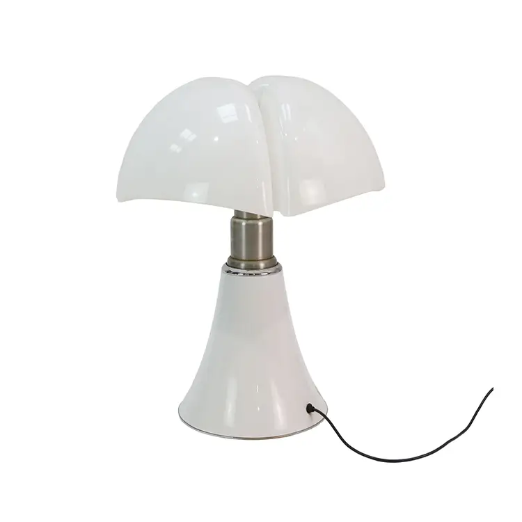 1960S PIPISTRELLO TABLE LAMP BY GAE AULENTI